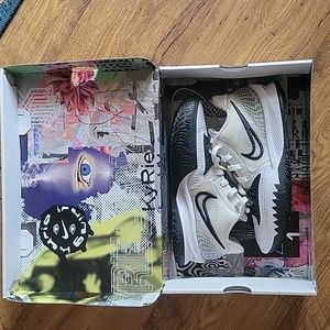 Nike Kyrie LOW 4 TB basketball shoes